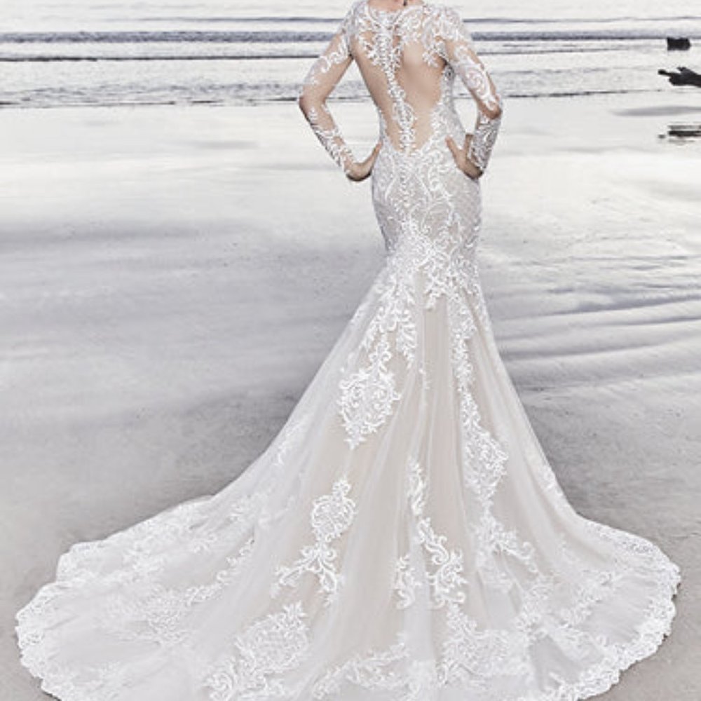 Sottero and Midgley Wedding Gown Size 8 in Ivory Over Nude - Picture 2 of 12